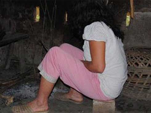 Bé trai chưa đầy 1 tháng tuổi, người đầy vảy ngứa như da trăn bị bố mẹ bỏ rơi ngoài đường-5