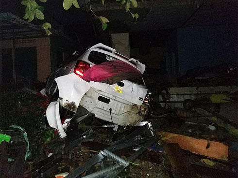 Video: Sóng thần tấn công, cả ban nhạc biến mất ngay trước mắt người xem trong tích tắc-1