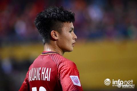 Giành Quả bóng Vàng Việt Nam 2018, Quang Hải phá mọi kỷ lục của tiền bối-1