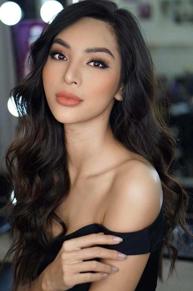 Những hoa hậu, chân dài may mắn sở hữu vũ khí gợi tình chết người này-19