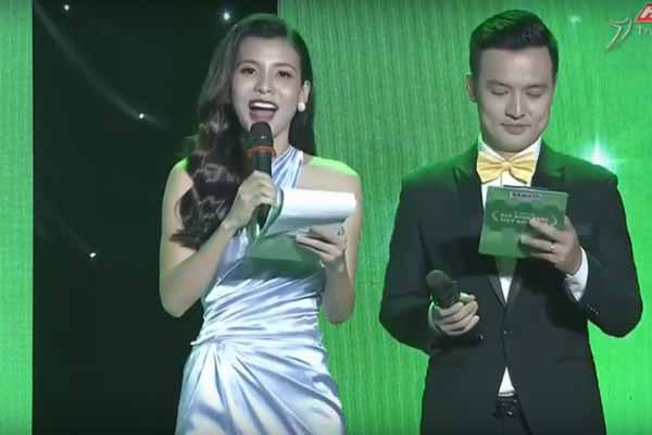 Chân dung nữ MC bị ném đá vì dẫn vô duyên trong chương trình có Quang Hải, Anh Đức-1