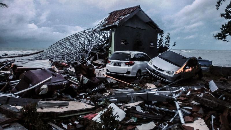Cảnh báo có thêm sóng thần dữ dội ập vào Indonesia-1