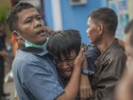 Toàn cảnh thảm họa sóng thần tàn phá Indonesia khiến hơn 1000 người thương vong và mất tích