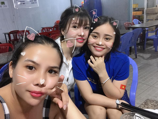 Sau lùm xùm được cô dâu 62 tuổi mời về làm vợ hai cho chồng, Phượng Thị Nở tái xuất xinh đẹp-7