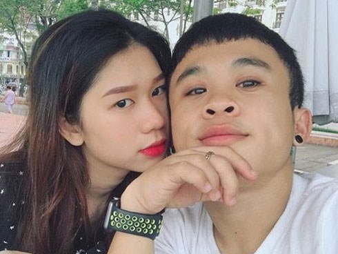 Sau 2 năm chia tay bạn gái người mẫu, chàng lùn 1m26 Trần Xuân Tiến đang hẹn hò với người mới xinh như hot girl?