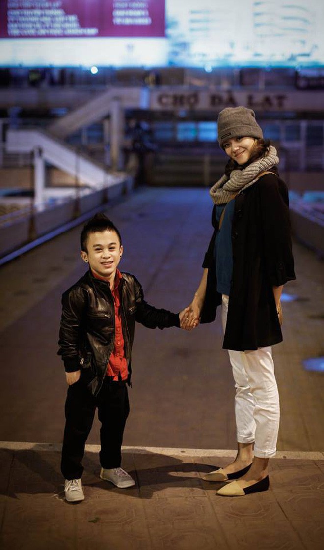 Sau 2 năm chia tay bạn gái người mẫu, chàng lùn 1m26 Trần Xuân Tiến đang hẹn hò với người mới xinh như hot girl?-2