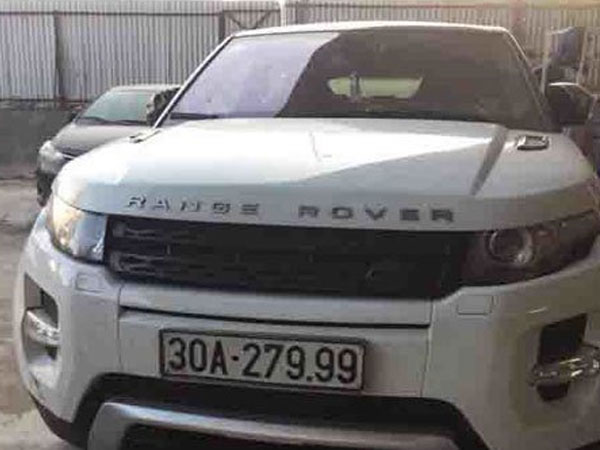 Vụ Range Rover đâm nữ sinh bỏ chạy: Người đóng thế có phải chịu tội?-1