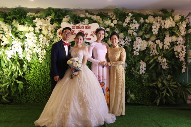 Con trai NS Lan Hương làm đám cưới dù từng lo ế” vì mẹ gắn mác mẹ chồng khó tính, nhan sắc cô dâu gây bất ngờ-5