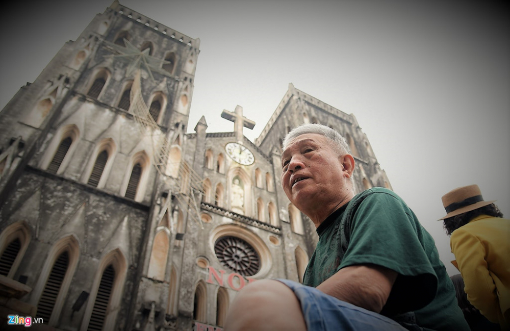 Trải nghiệm đêm Noel của ông lão 22 năm kéo chuông Nhà thờ Lớn Hà Nội-1