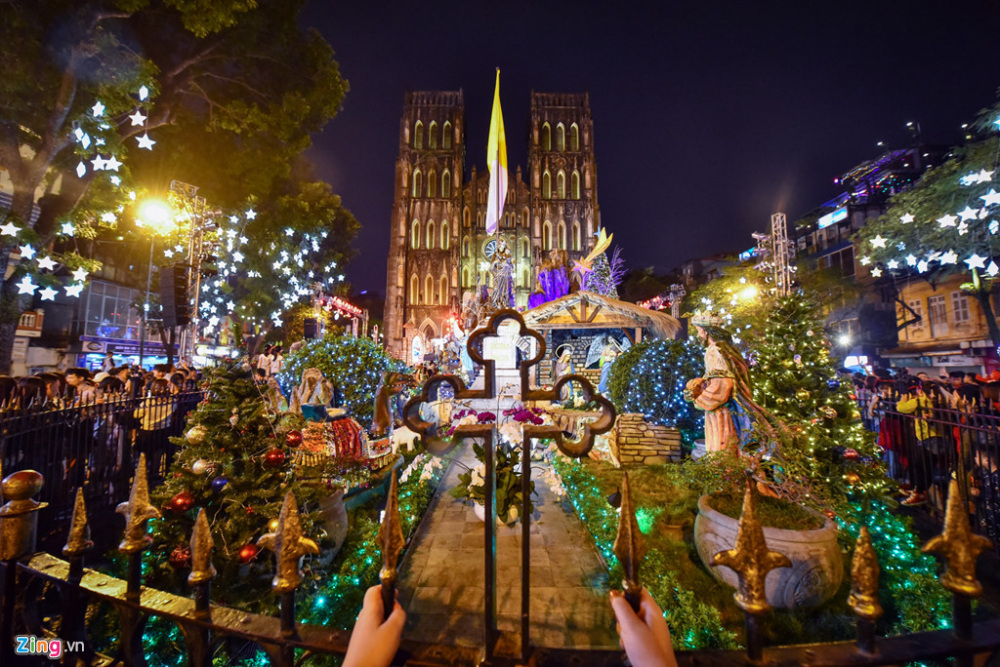 Trải nghiệm đêm Noel của ông lão 22 năm kéo chuông Nhà thờ Lớn Hà Nội-8