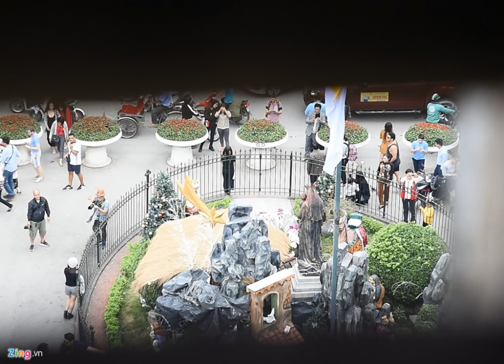 Trải nghiệm đêm Noel của ông lão 22 năm kéo chuông Nhà thờ Lớn Hà Nội-5