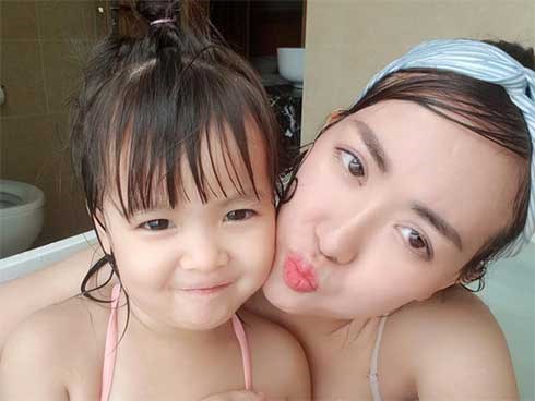 Sau khi làm mẹ, cuộc sống của Mai Thỏ - cô nàng thị phi thích khoe ngực khủng bây giờ ra sao?
