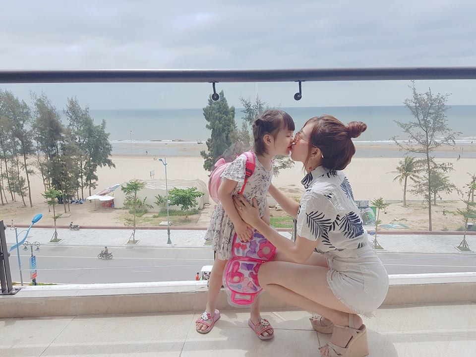 Sau khi làm mẹ, cuộc sống của Mai Thỏ - cô nàng thị phi thích khoe ngực khủng bây giờ ra sao?-6