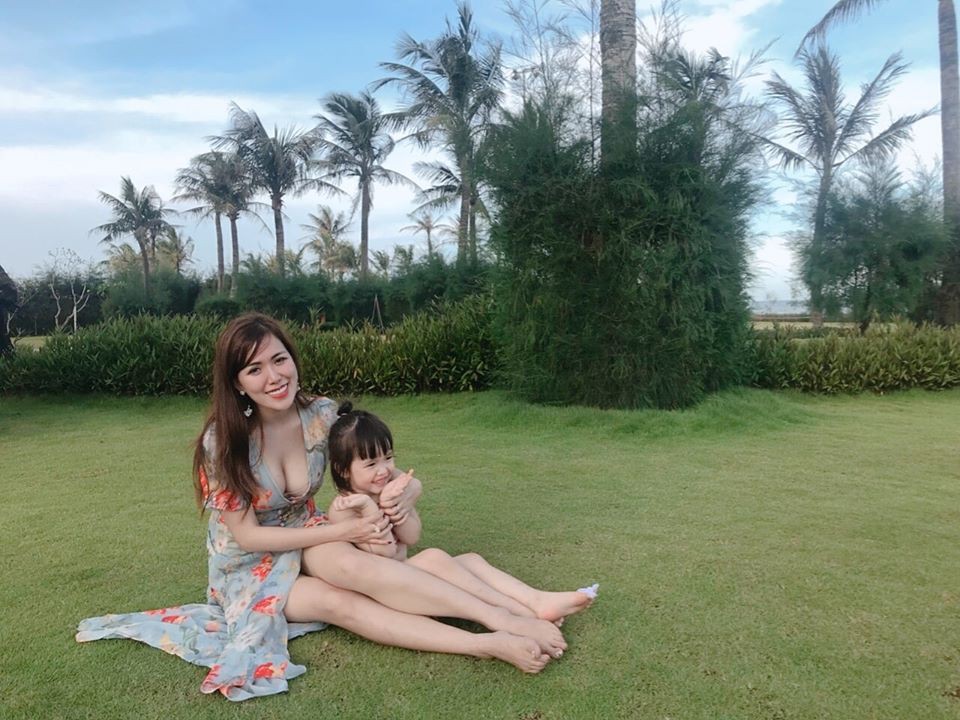 Sau khi làm mẹ, cuộc sống của Mai Thỏ - cô nàng thị phi thích khoe ngực khủng bây giờ ra sao?-5