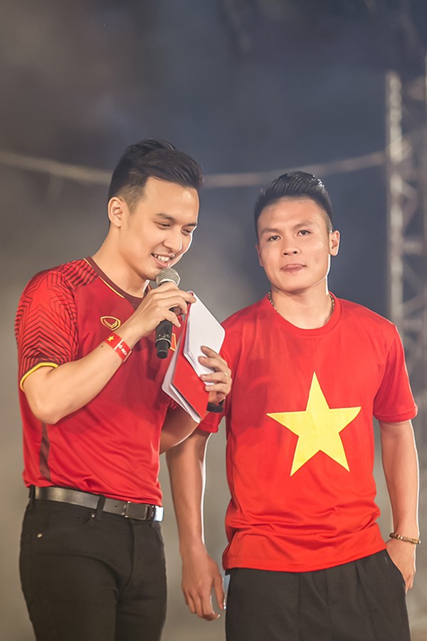 Nam MC bị chê vô duyên trong chương trình có Quang Hải, Anh Đức là ai?-6