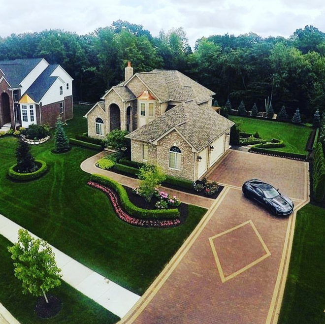 Hội Rich Kid châu Phi quyết không lép vế trong cuộc đua đọ phi cơ riêng, xa xỉ phẩm trên Instagram-1