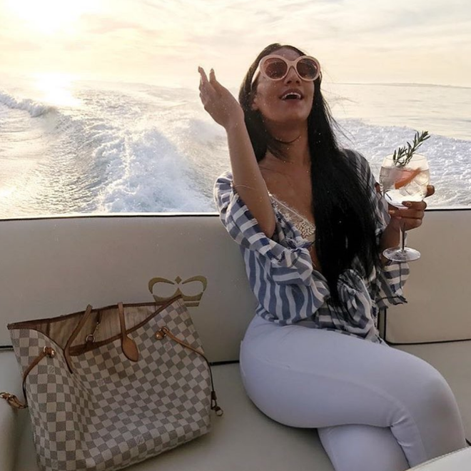 Hội Rich Kid châu Phi quyết không lép vế trong cuộc đua đọ phi cơ riêng, xa xỉ phẩm trên Instagram-12