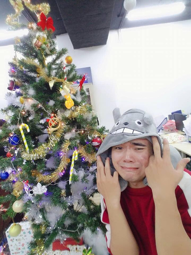 Ra đường đêm Noel, nam thanh niên khóc thét chỉ vì một lí do nhiều người gặp phải-1