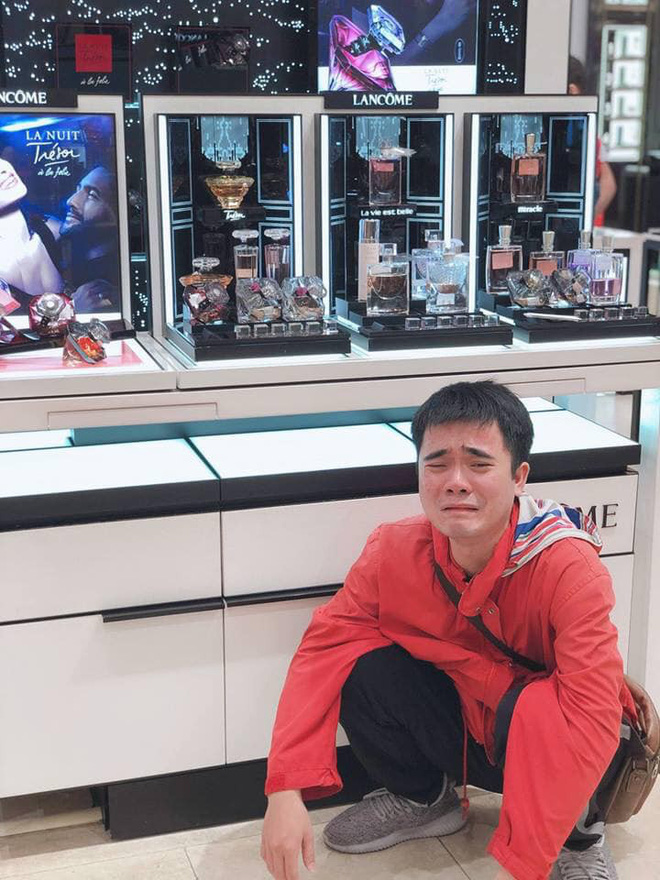 Ra đường đêm Noel, nam thanh niên khóc thét chỉ vì một lí do nhiều người gặp phải-7