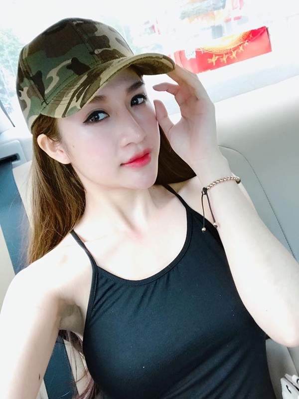 Đẳng cấp như Vân Navy: Mua xe tiền tỷ tặng chị, sắm nhẫn kim cương tặng chồng và khối tài sản kếch xù tuổi 28-10