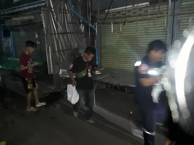 Bé trai 2 tuần tuổi bị bỏ lại giữa chợ trong đêm khuya vắng, cảnh sát điều tra ngỡ ngàng khi biết nguyên nhân-4
