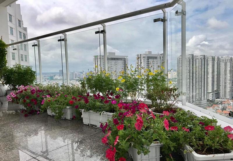 Phận đời đa đoan, tuổi 40 Thân Thúy Hà sống hạnh phúc trong căn hộ nhỏ ngập cây xanh-8