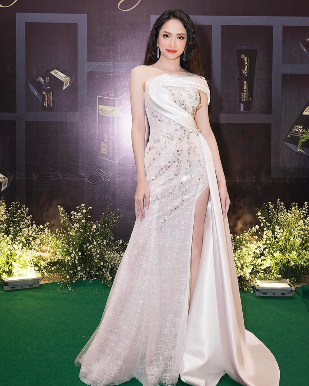 Mỹ nhân Việt và những bộ cánh dạ hội đẹp nhất năm 2018-6