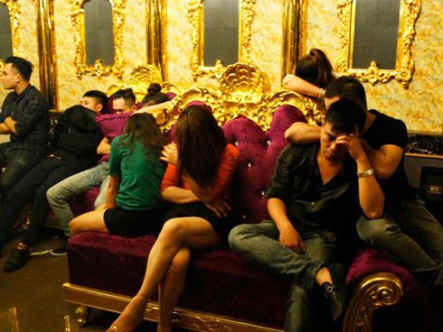 Chính cô giáo đưa ma túy vào tiệc sinh nhật ở quán karaoke