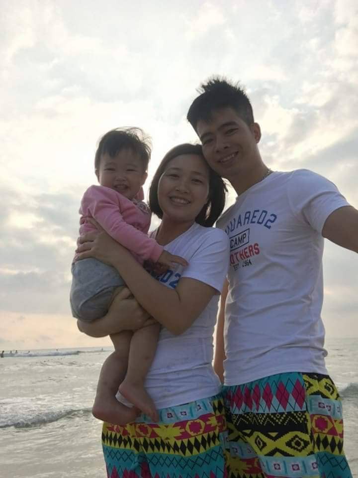 Chồng bế con 2,5 tháng sang hàng xóm ti trực để vợ đi làm tóc cùng lời nhắn khiến vợ trào nước mắt-4