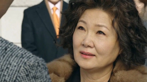 Được mẹ chồng chăm đẻ ở viện nhưng tôi không vui mà chỉ muốn bà về vì quá xấu hổ-1