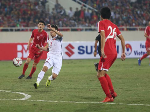 Bệnh nan y từ AFF Cup chữa mãi không khỏi, HLV Park Hang Seo vô cùng lo lắng-3