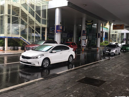 2 bà bầu nhập viện sau vụ xe Hyundai tông liên hoàn trên đường Trần Duy Hưng rồi bỏ chạy-6