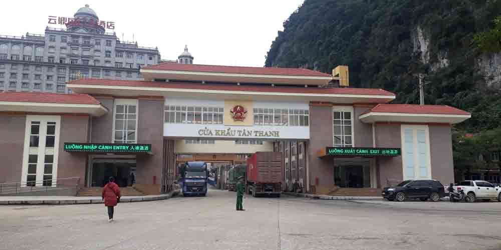 Hot girl đứng tim giây phút thoát khỏi ổ mại dâm vùng biên-1