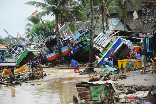 Lựa chọn giữa cứu vợ hoặc cứu mẹ trong cơn sóng thần, người đàn ông Indonesia buộc phải đưa ra quyết định nghiệt ngã-2