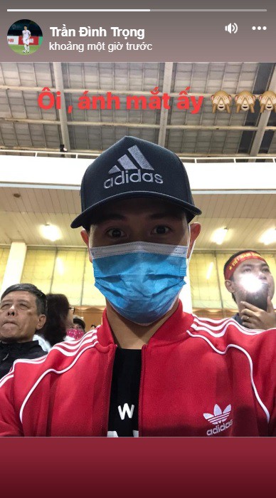 Trọng sơ vin đeo khẩu trang, đội mũ kín mít dự khán trận Việt Nam - CHDCND Triều Tiên-5