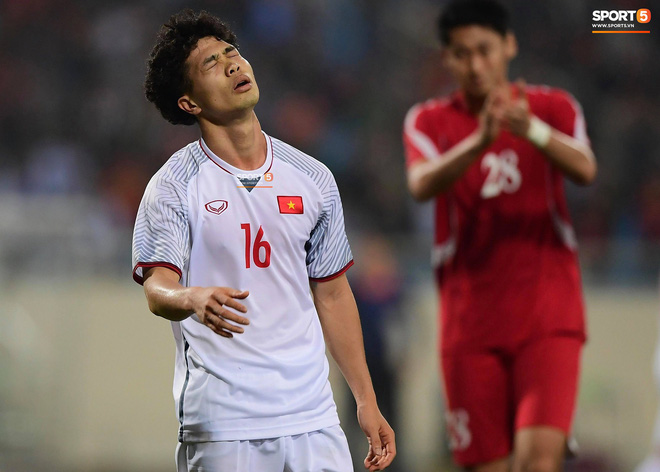 Dứt điểm đủ kiểu không ghi được bàn, Công Phượng được HLV Park Hang Seo an ủi sau trận hòa CHDCND Triều Tiên-9