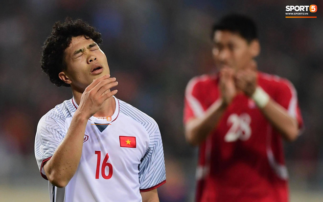Dứt điểm đủ kiểu không ghi được bàn, Công Phượng được HLV Park Hang Seo an ủi sau trận hòa CHDCND Triều Tiên-10