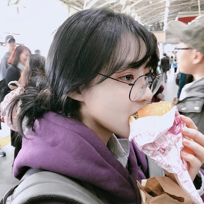 Những thiếu nữ châu Á khiến người ta sững sờ khi nhìn nghiêng-4