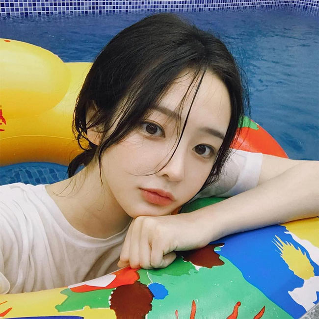 Những thiếu nữ châu Á khiến người ta sững sờ khi nhìn nghiêng-11