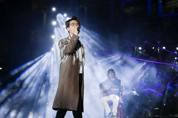 Hà Anh Tuấn hát tặng fan nữ mất vì bệnh tim-3