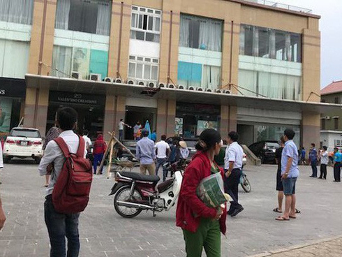 Trích xuất camera điều tra vụ cháu bé rơi từ tầng cao chung cư-2