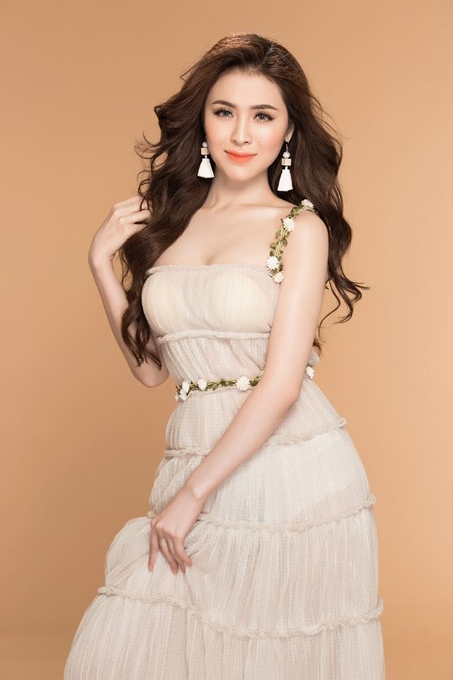 Xôn xao hình ảnh chụp Thư Dung dìu bố ở quê-2