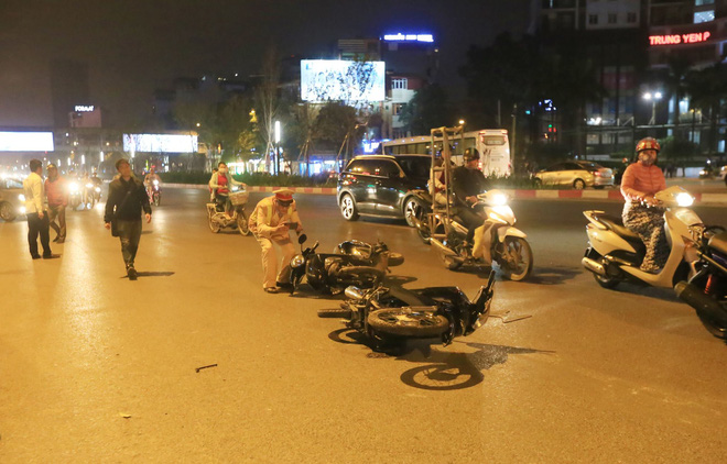 Bà bầu gần 8 tháng sợ hãi kể lại giây phút bị ô tô điên tông trúng: Bụng tôi nhói lên, tôi lo lắng cho cái thai lắm-1