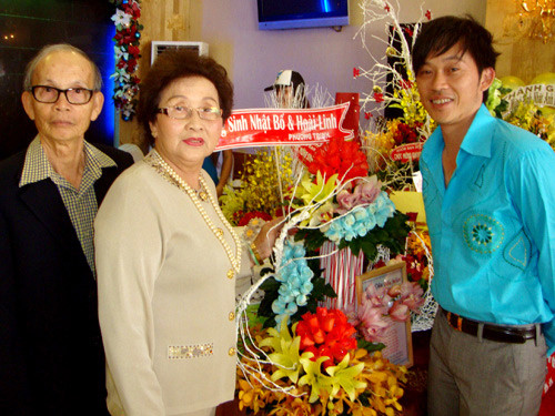 Hoài Linh tiết lộ ảnh đời tư hiếm thấy, lộ diện 5 anh chị em ruột thành đạt-2