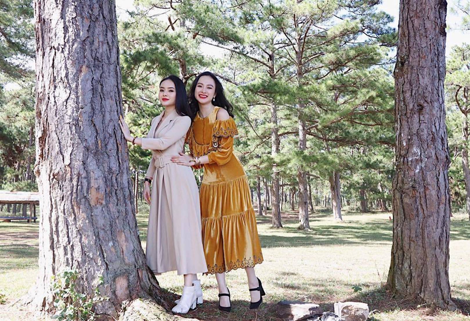 Hương Tràm táo bạo nude, dùng tay che ngực trần-9