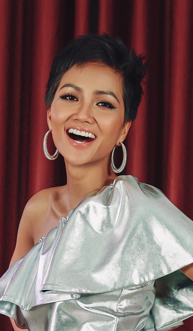 HHen Niê bật khóc: Từng áp lực đến mức muốn bỏ vương miện, mẹ ruột sợ hãi trước tin đồn ác ý về con gái-17