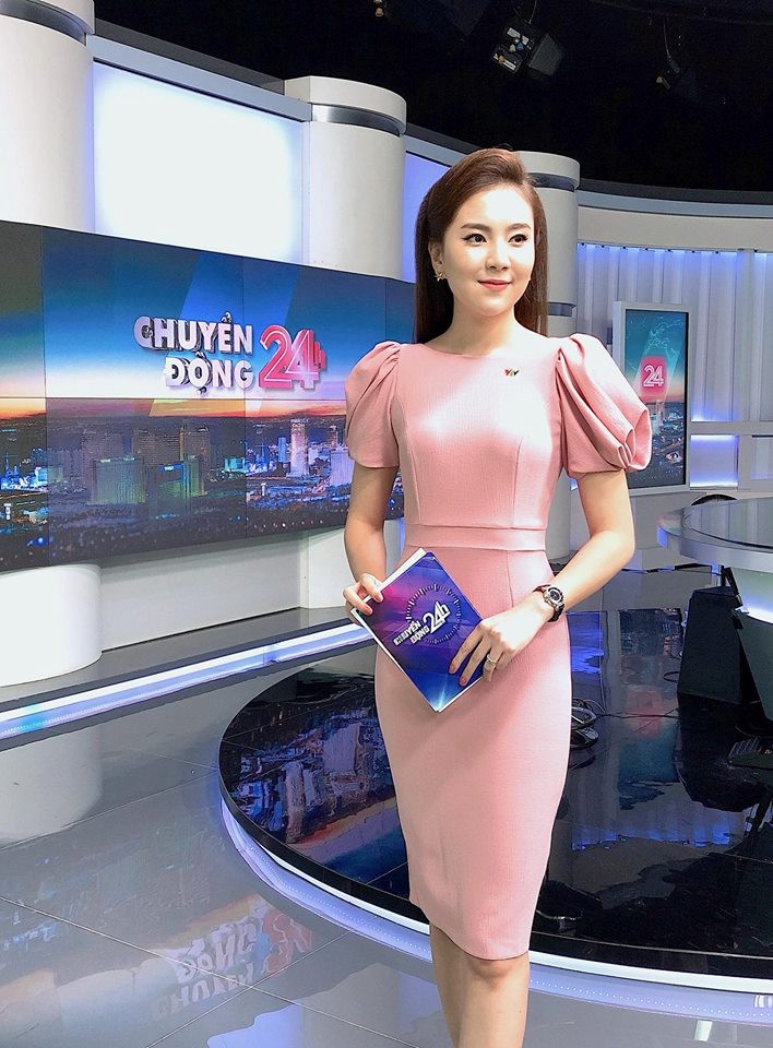 Mai Ngọc - 10 năm 4 chặng đường: Hot girl đời đầu chuyển hướng làm weather girl, nay lại trở thành news lady-8