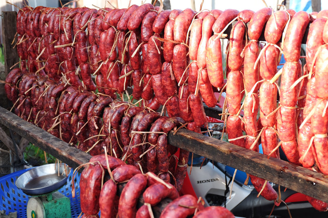 Độc đáo món lạp xưởng có cả cơm nguội, lọt top 50 món ăn đặc sản nổi tiếng Việt Nam-1