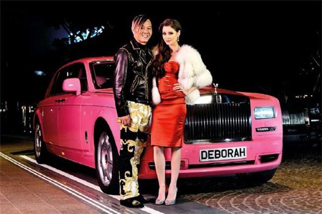 Tỷ phú xấu nhất Hồng Kông: Mua một lúc 30 xe sang Rolls-Royce, lấy vợ ngoại quốc xinh như tiên-8