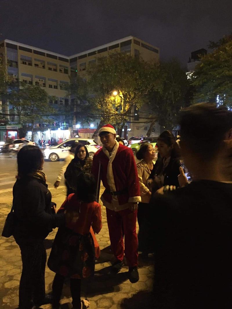 Hình ảnh không có trên TV: Hành động của Quang Hải và đồng đội U23 khiến fan xúc động mạnh-18